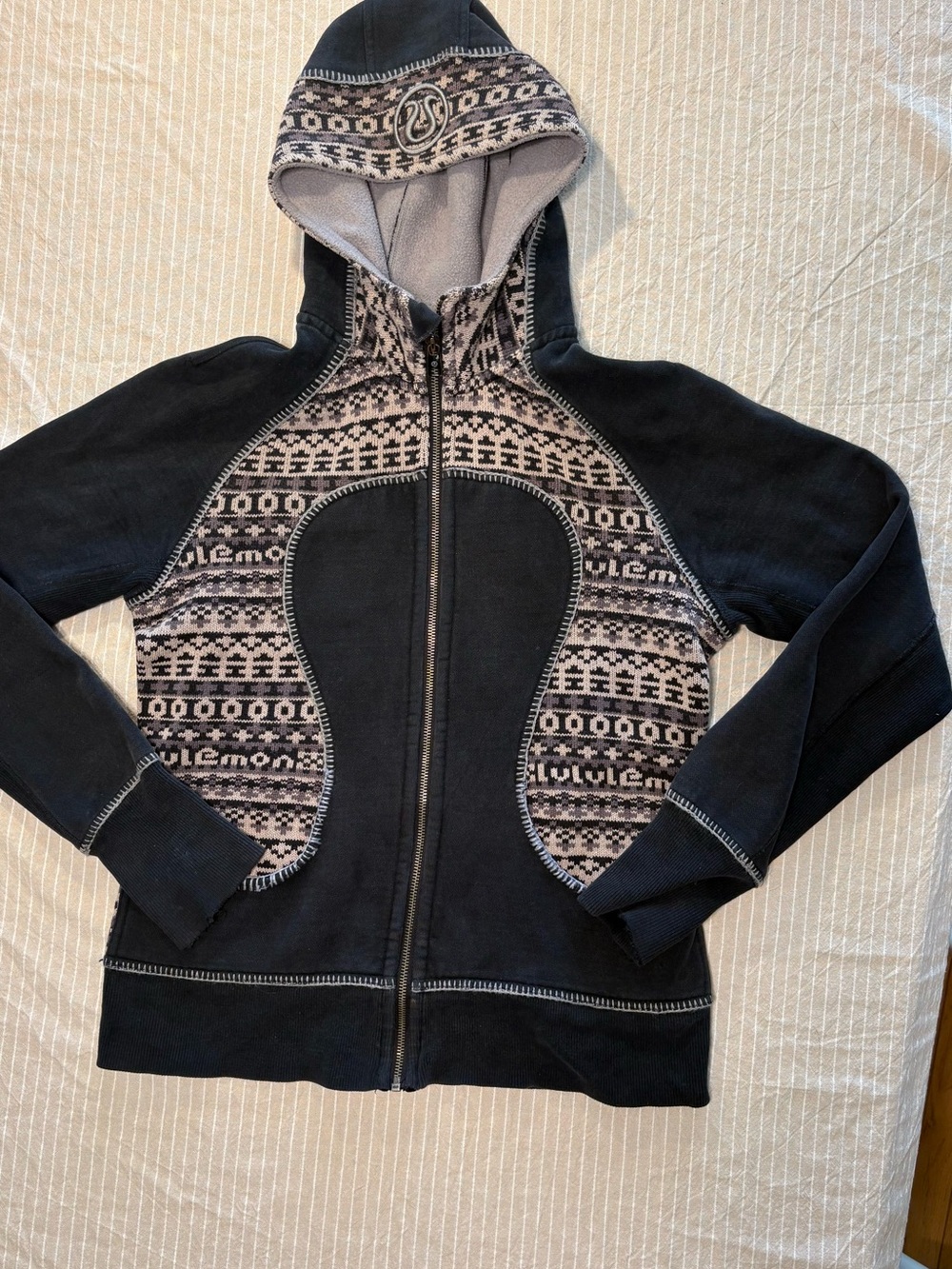 lululemon athletica Black Hooded Zip Jacket with Light Gray Patterned Panels
